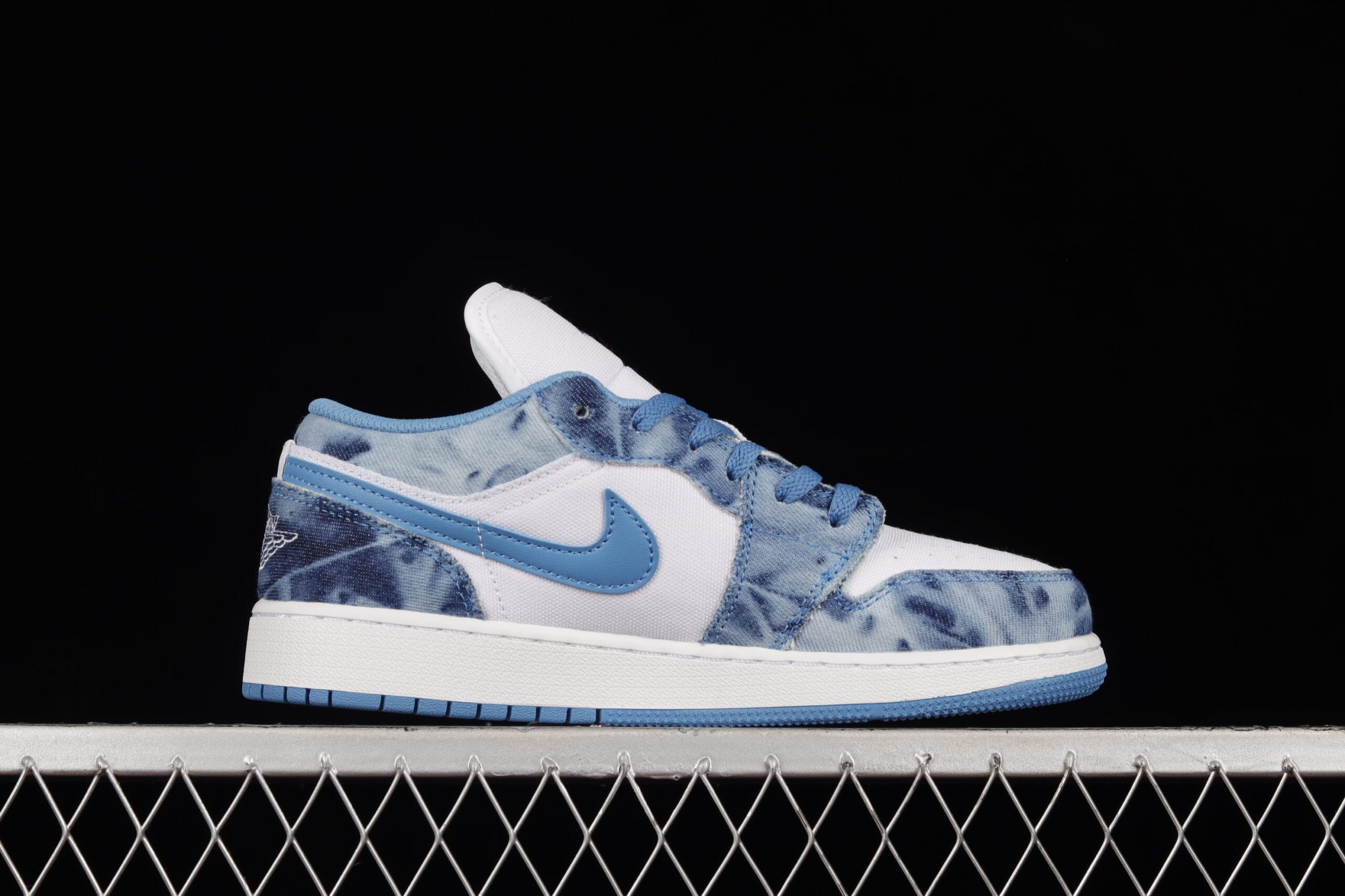 Jordan 1 Low, Washed Denim