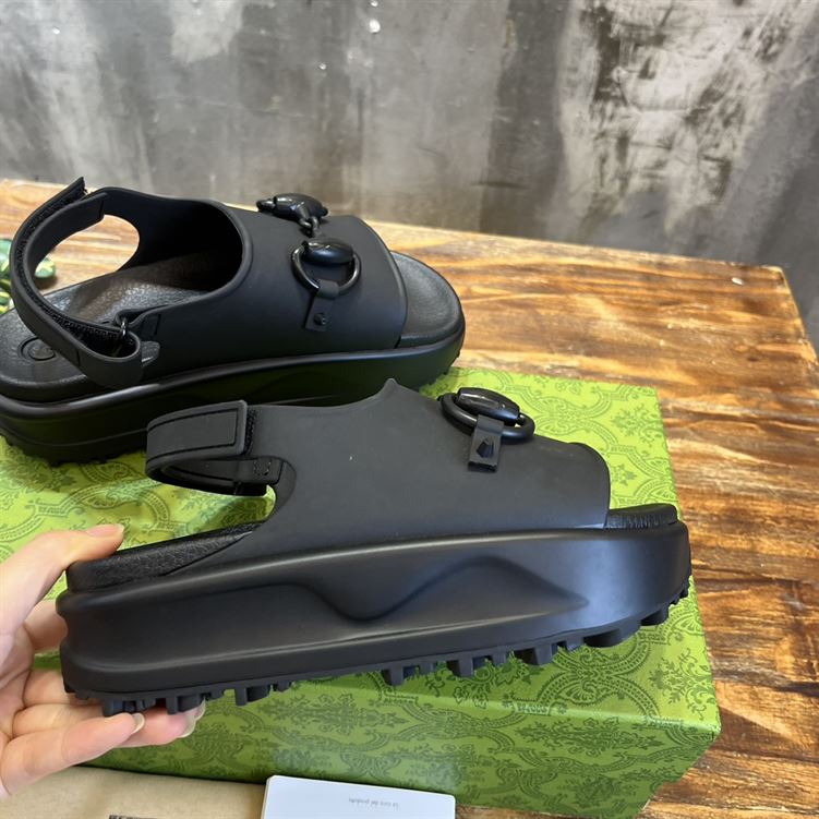 GUCCI WOMEN’S HORSEBIT FLATFORM SANDAL BLACK RUBBER – GSL016