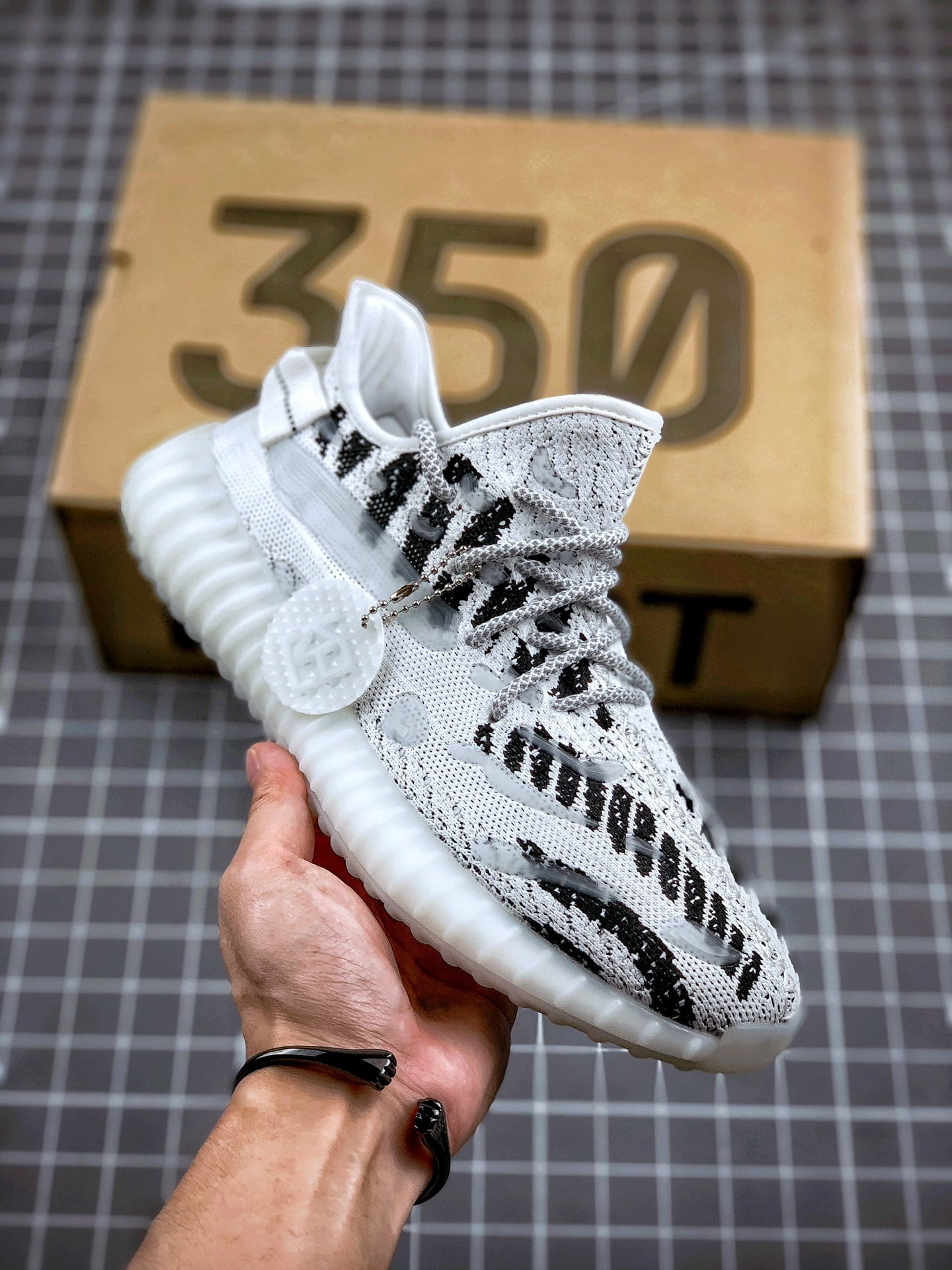 Adidas YEEZY BOOST 350 V3