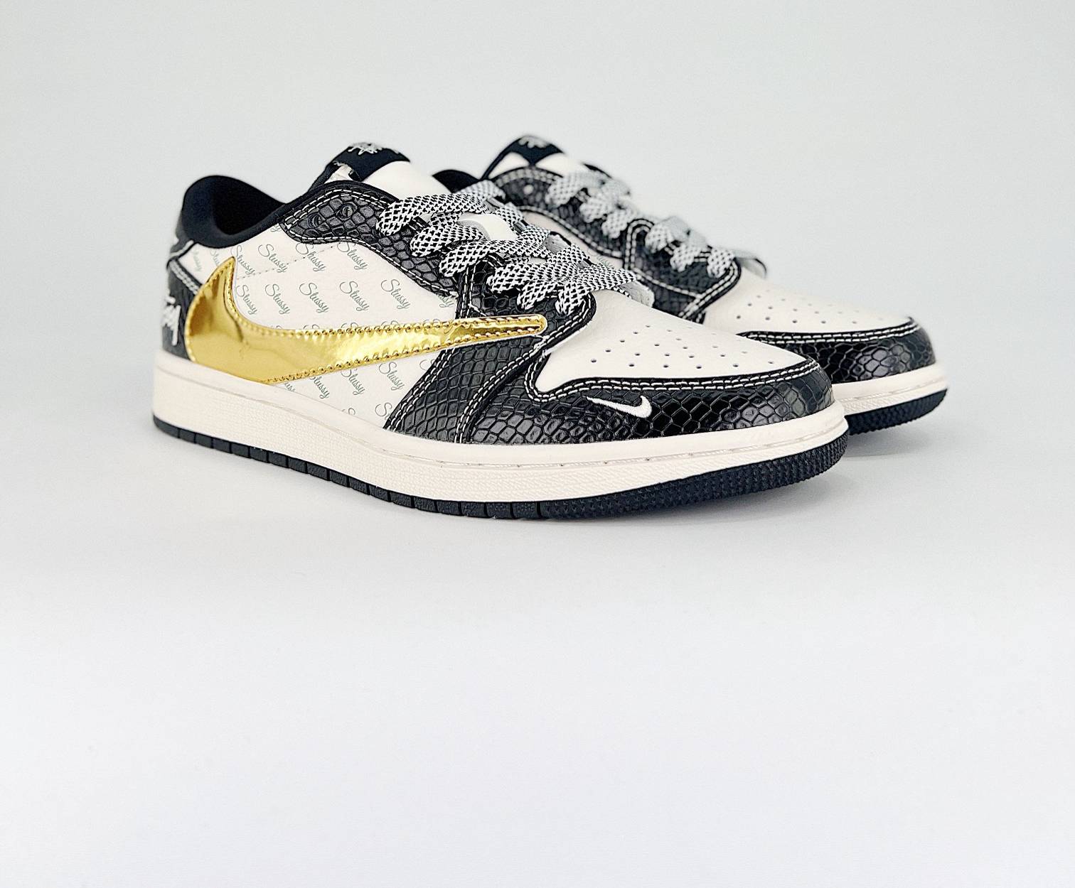 Travis Scott x Air Jordan 1 Retro Low Custom