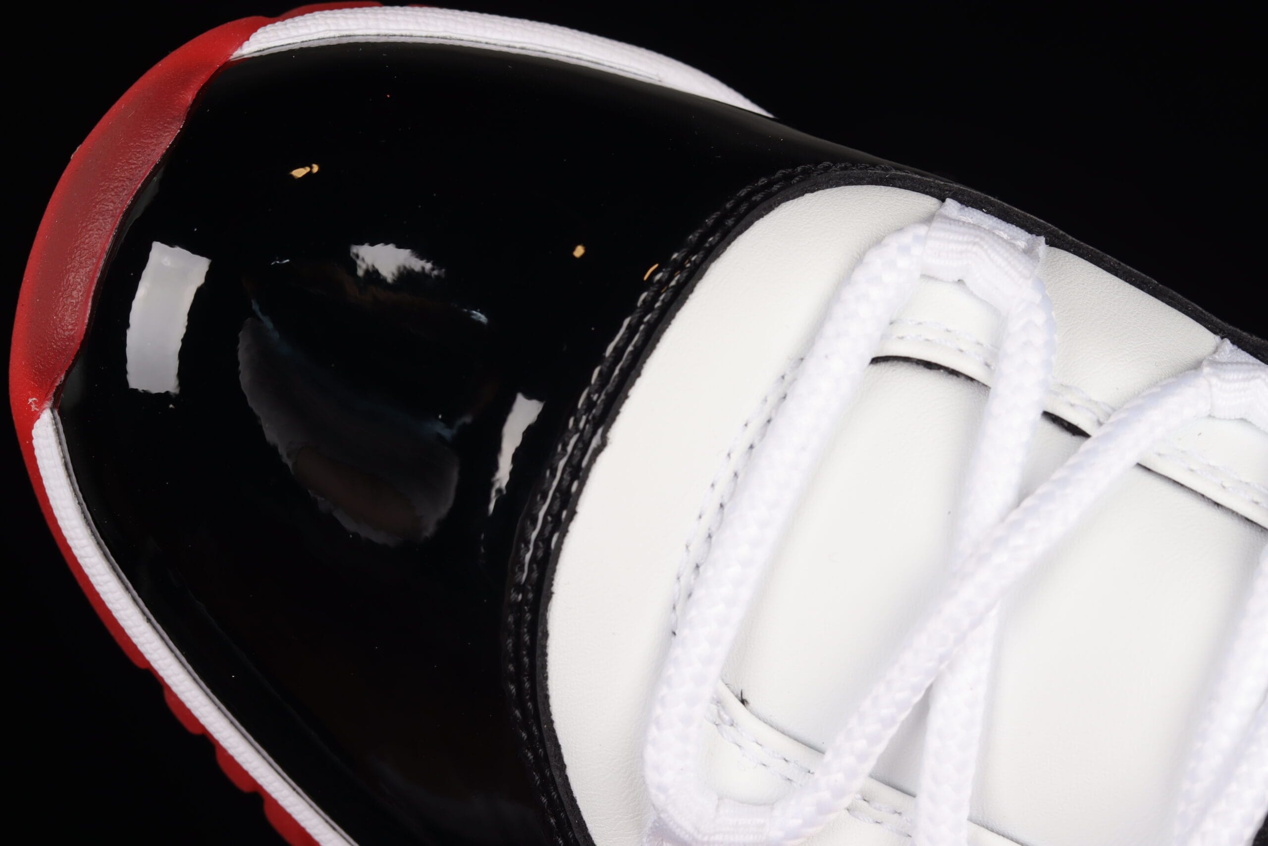 Jordan 11 Retro Low, Concord Bred