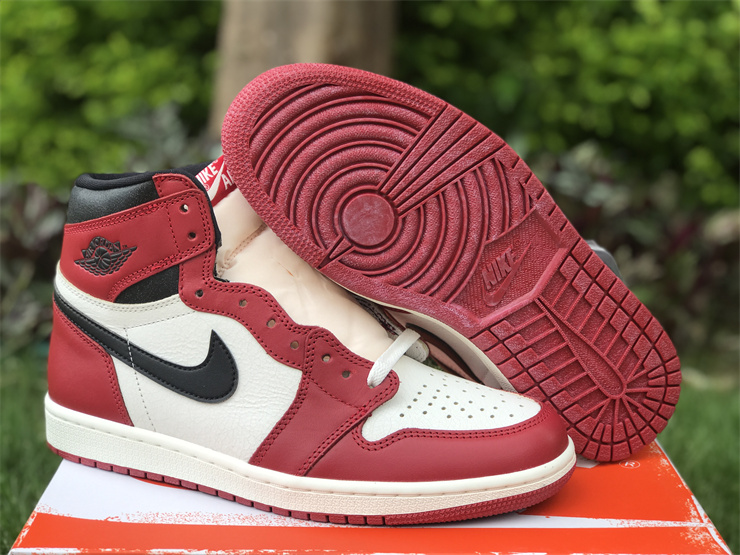 Air Jordan 1 High OG Chicago Lost and Found