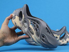 Adidas Yeezy Foam RNNR MXT Moon Gray