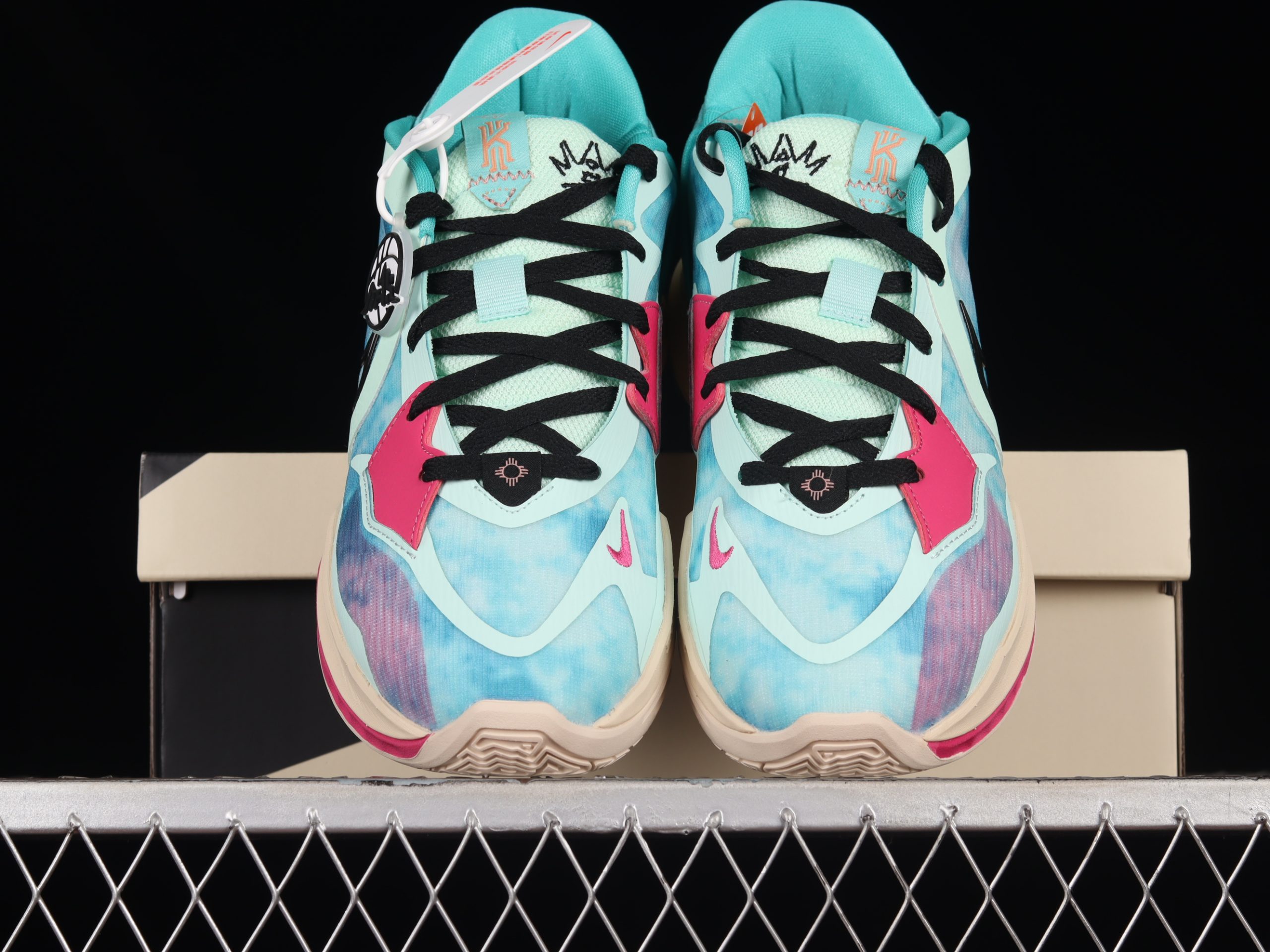 Nike Kyrie Low 5 Community