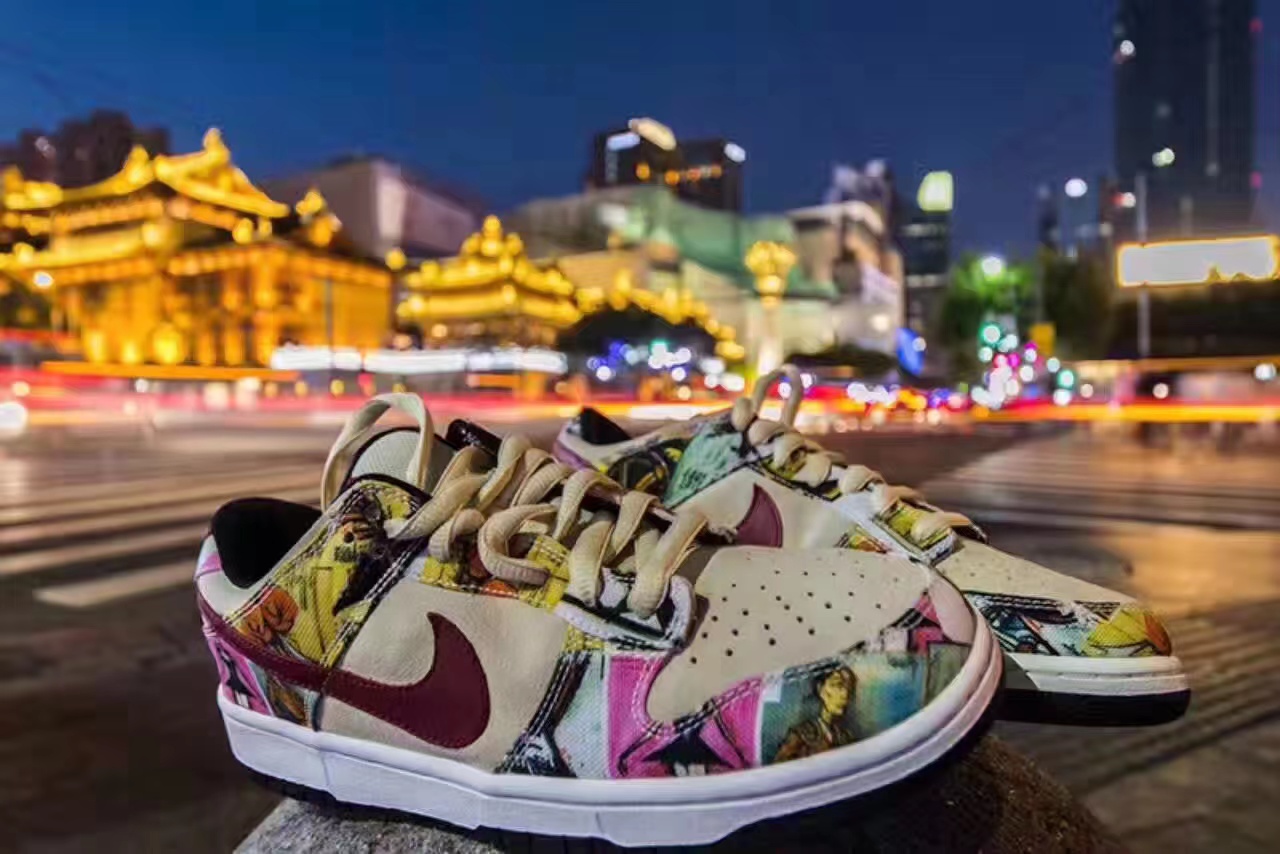 Nike SB Dunk Low Paris