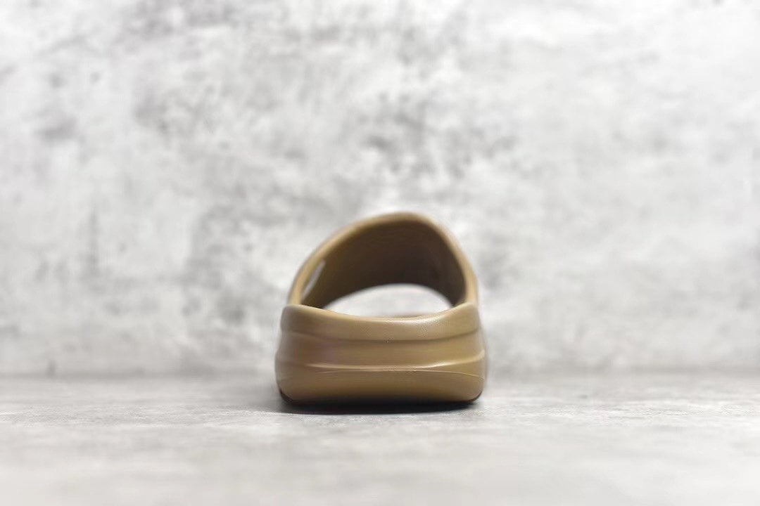 Yeezy Slide Earth Brown