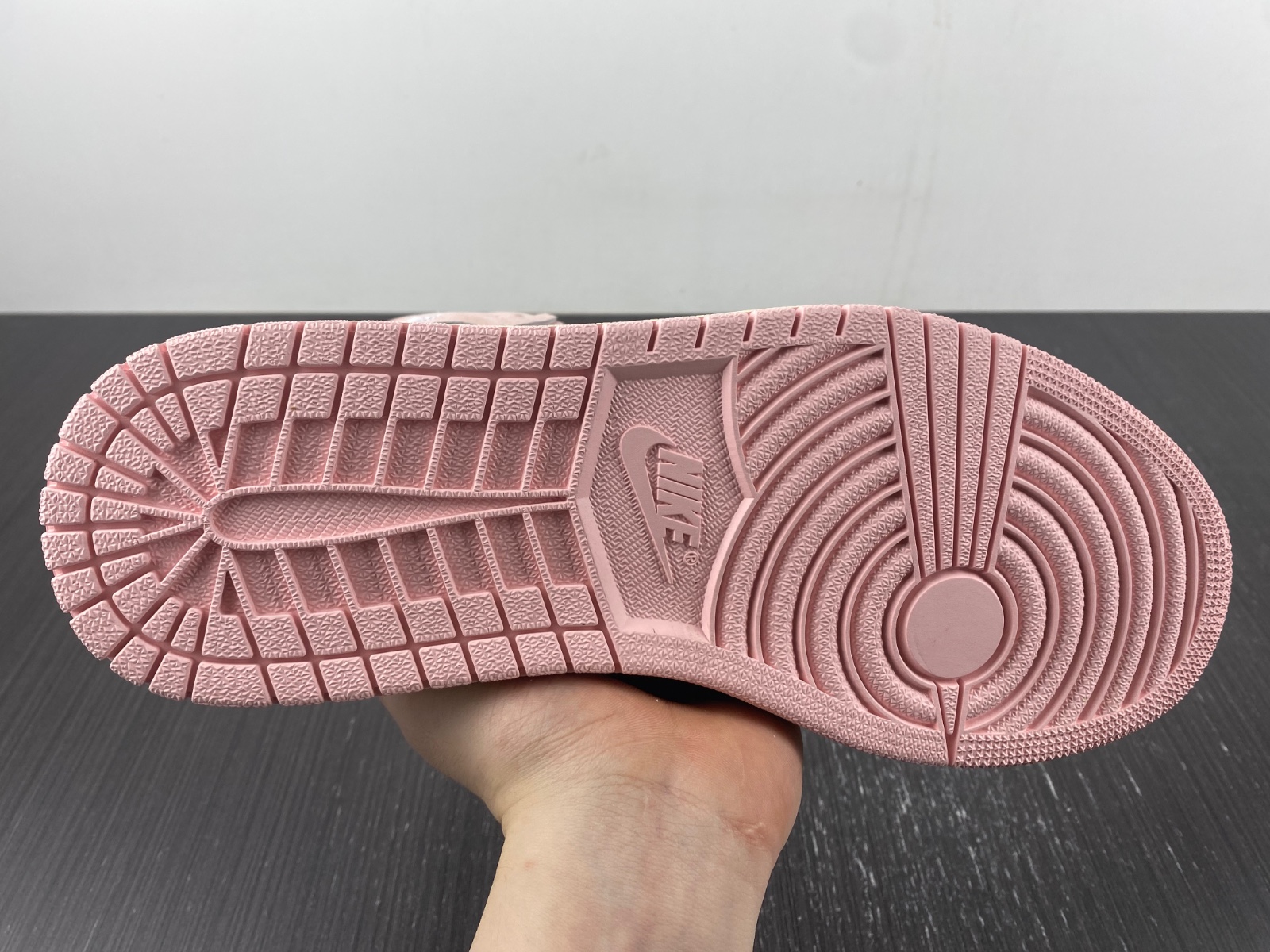 Air Jordan 1 Retro High OG “Washed Pink”