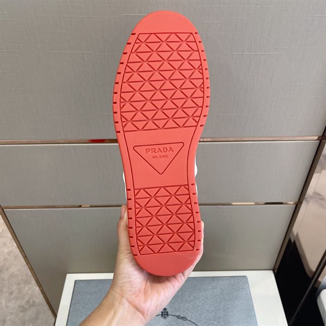 PRADA DOWNTOWN LEATHER SNEAKERS – PRS071