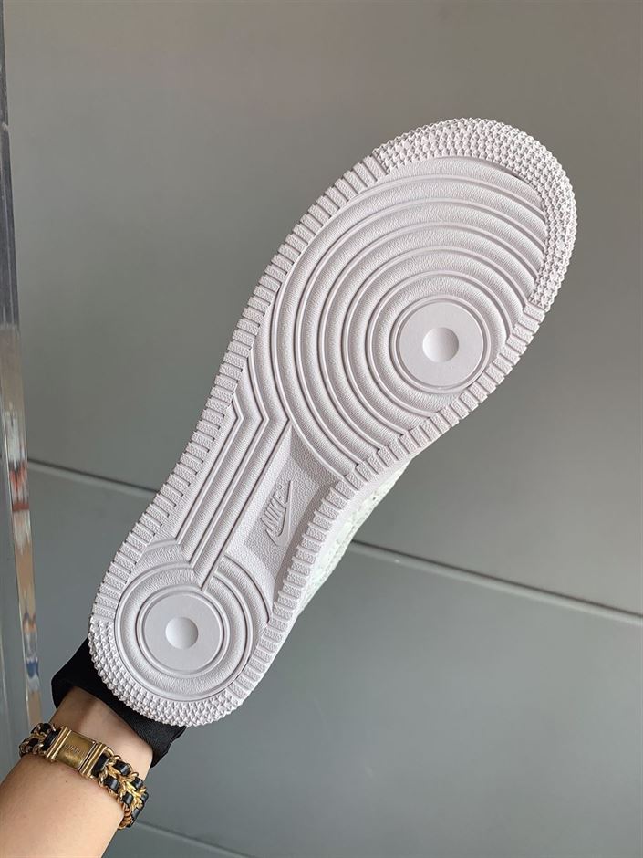 NIKE AIR FORCE 1 LOUIS VUITTON TRIPLE WHITE – LVS109