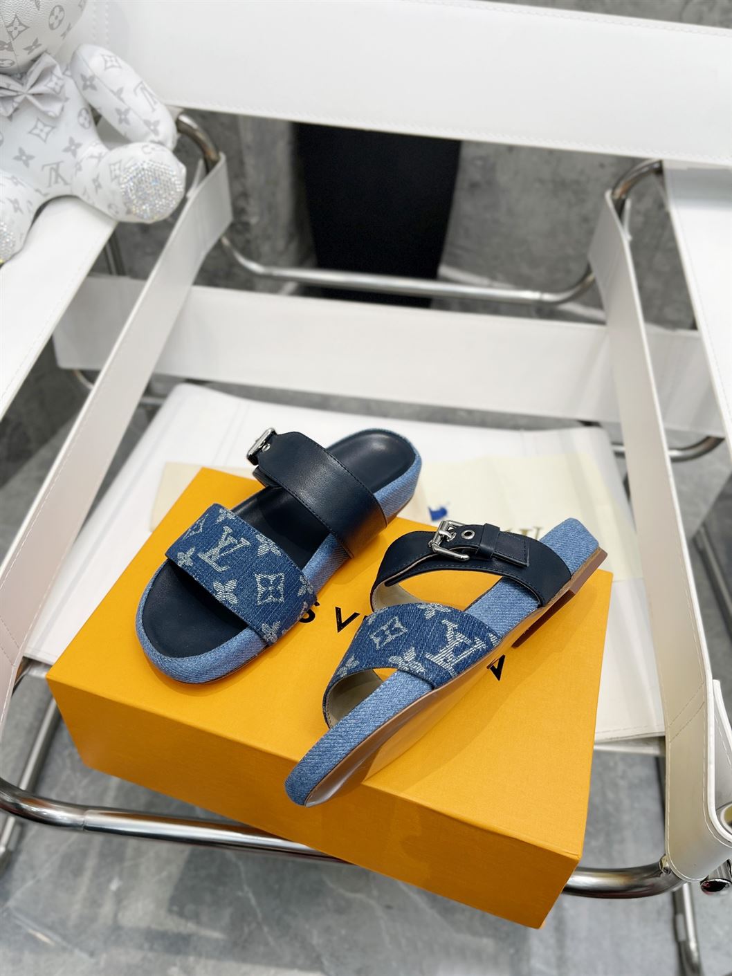 LOUIS VUITTON BOM DIA FLAT MULE – LVSD039