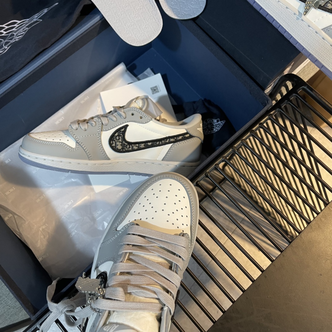 JORDAN 1 RETRO LOW DIOR – DO094
