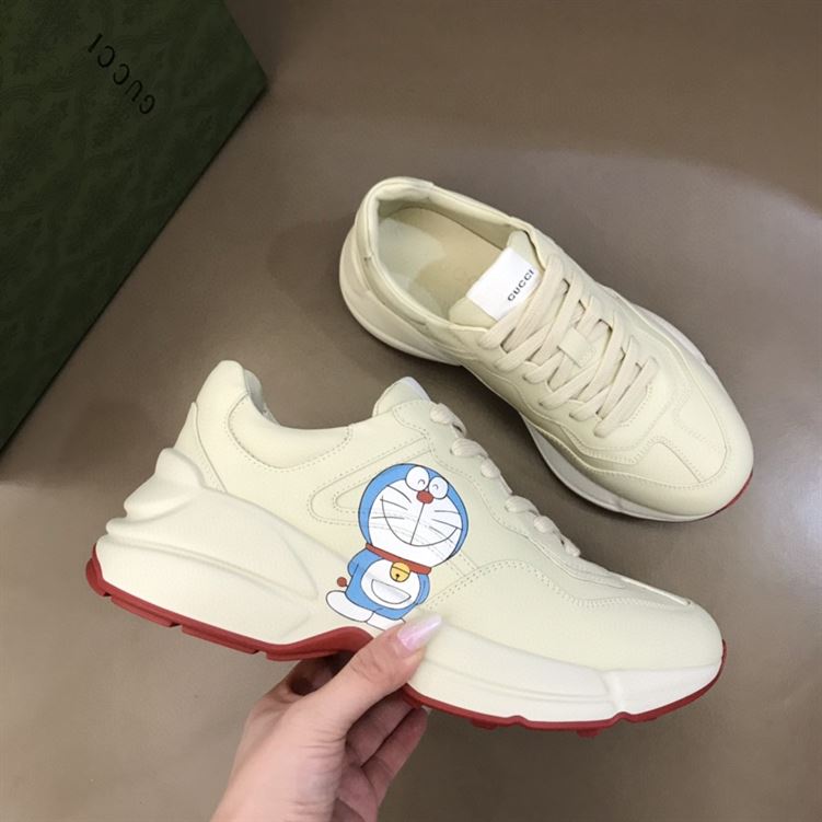 GUCCI DORAEMON X GUCCI MEN’S RHYTON SNEAKERS – GCC019
