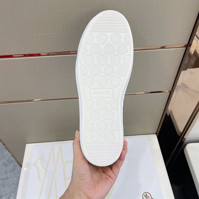 MONCLER LOW-TOP SNEAKERS – MCS011