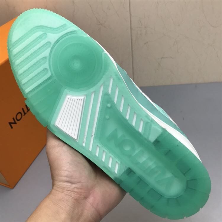 LOUIS VUITTON TRAINER SNEAKER – LVS122