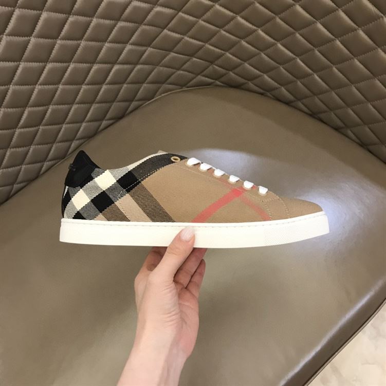 BURBERRY HOUSE CHECK & LEATHER LOW-TOP SNEAKER – BBR013