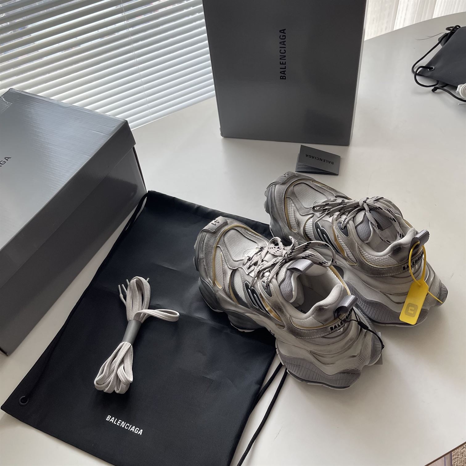 BALENCIAGA CARGO SNEAKER GREY – BLA093