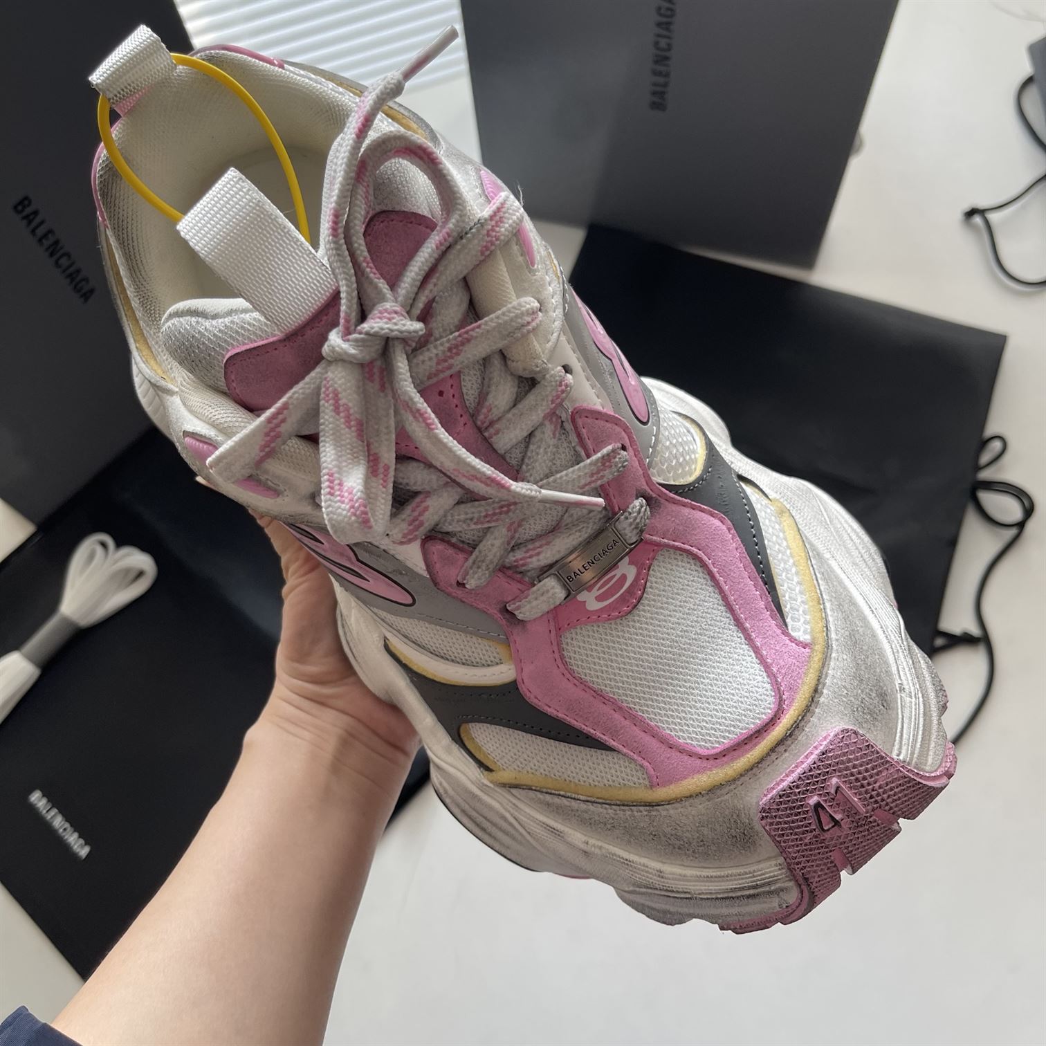 BALENCIAGA CARGO SNEAKER WHITE PINK – BLA094