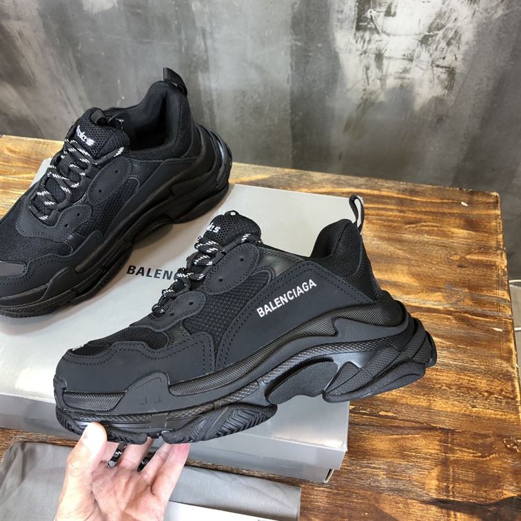BALENCIAGA TRIPLE S FULL BLACK – BLA011