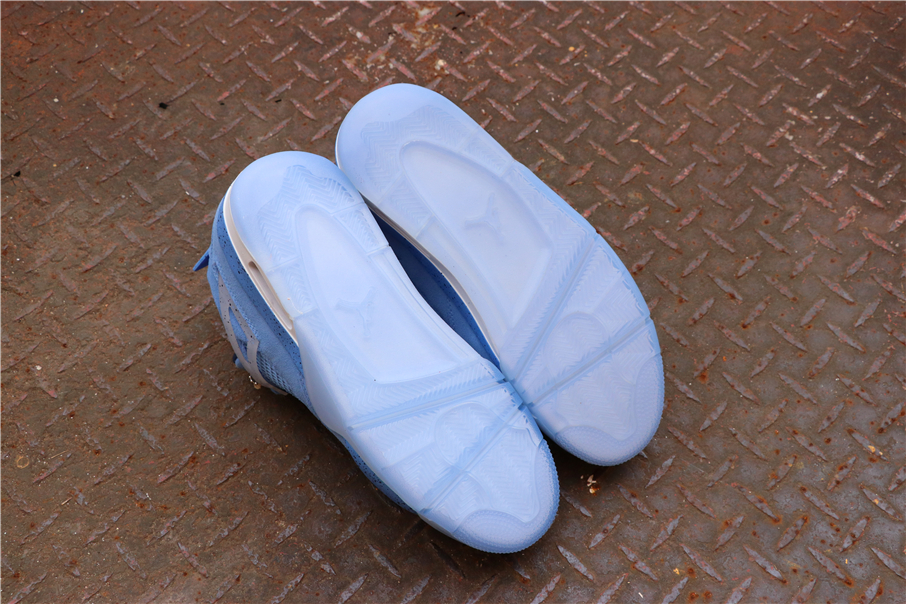 Air Jordan 4 Retro UNC PE