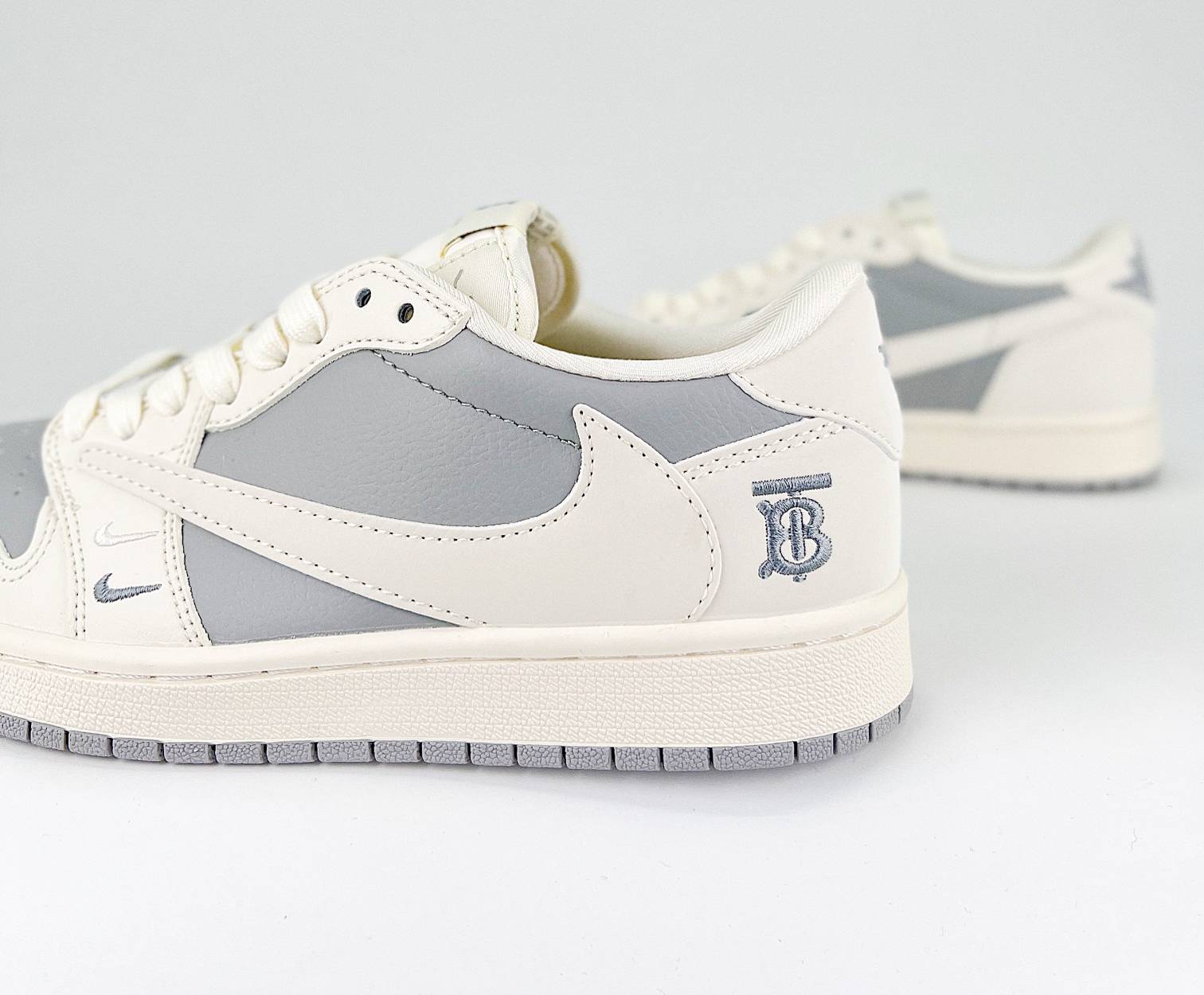 Travis Scott x Air Jordan 1 Retro Low Custom