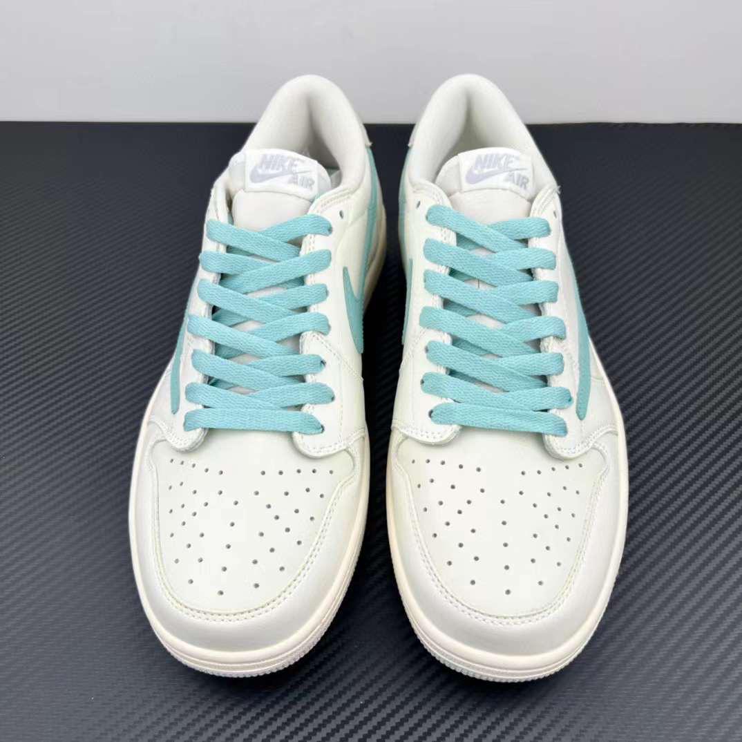 Travis Scott x Air Jordan 1 Low Cream Tiffany