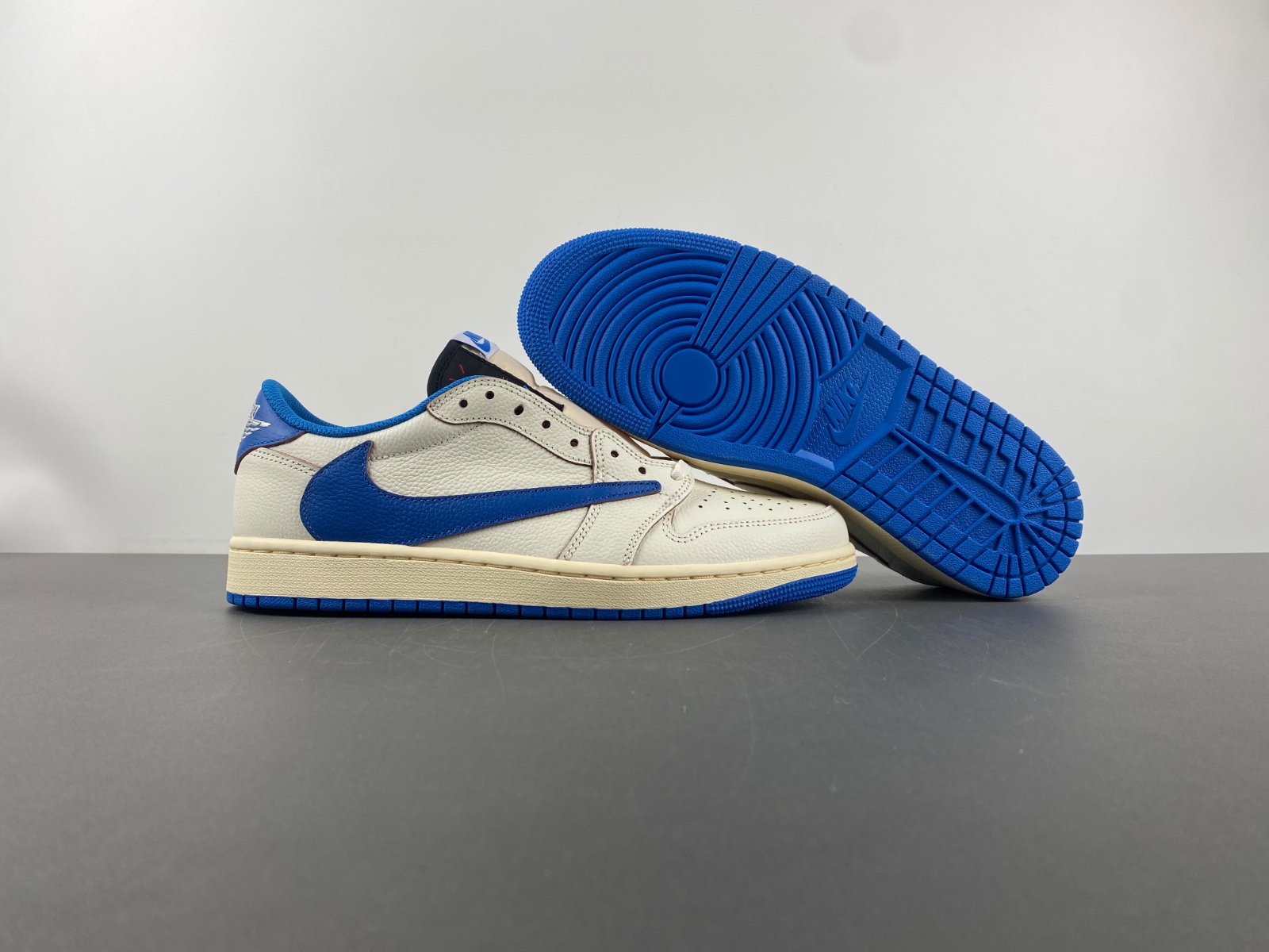 Travis Scott x Air Jordan 1 White Blue Fragment (2025)