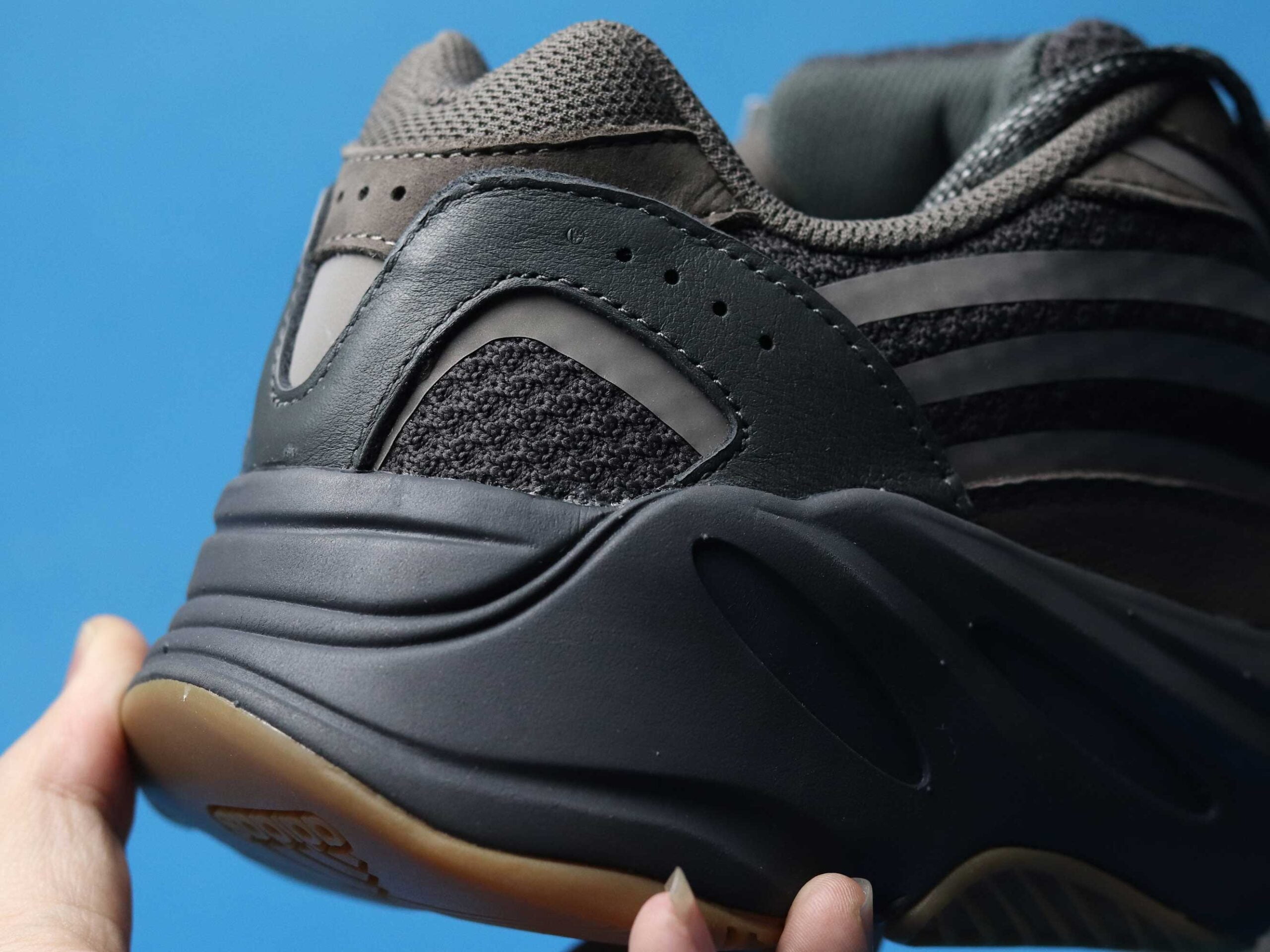 adidas Yeezy Boost 700 V2 Geode