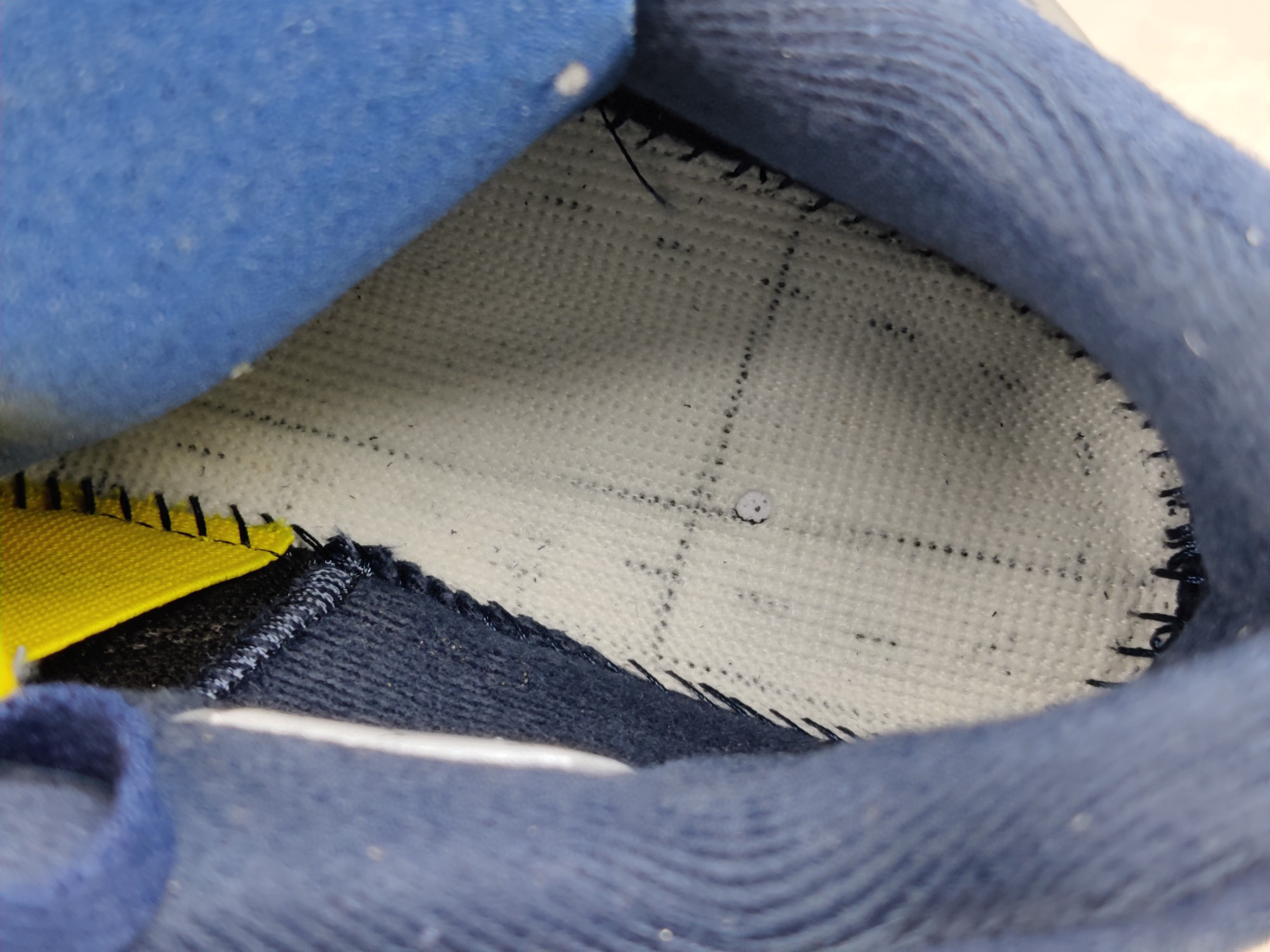 Jordan 4 Retro Michigan (PE)