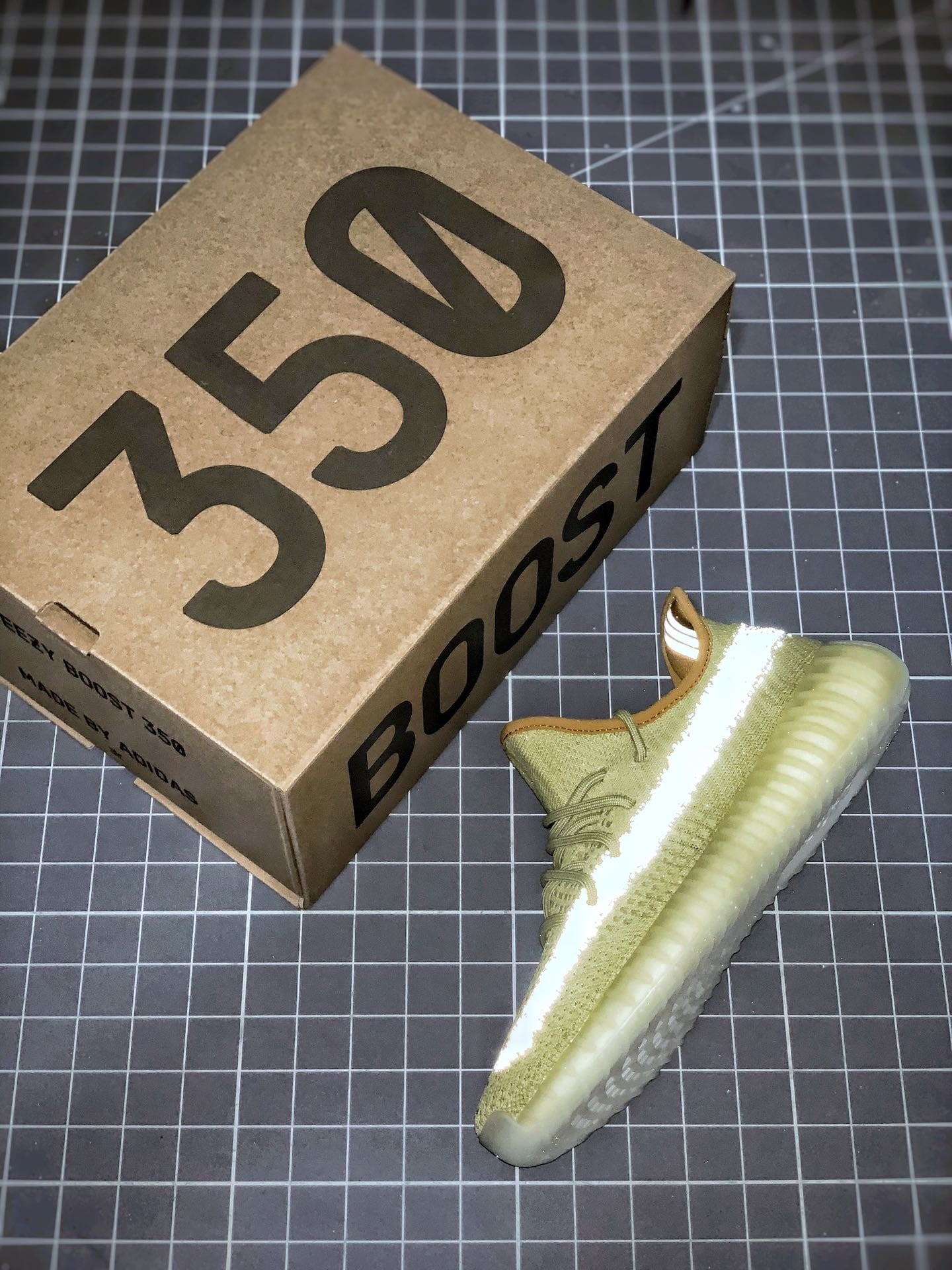Adidas Yeezy Boost 350 V2 Marsh