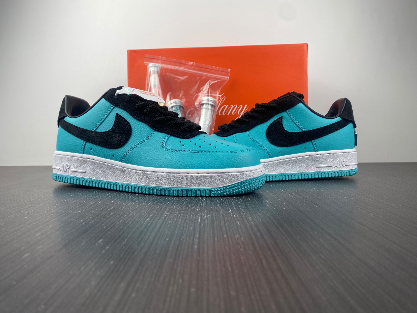 Tiffany & Co. x Nike Air Force 1 Friends and Family