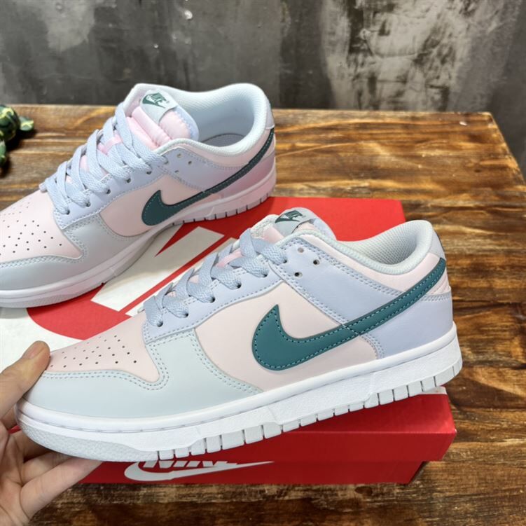 NIKE SB DUNK LOW SNEAKER – NSN013