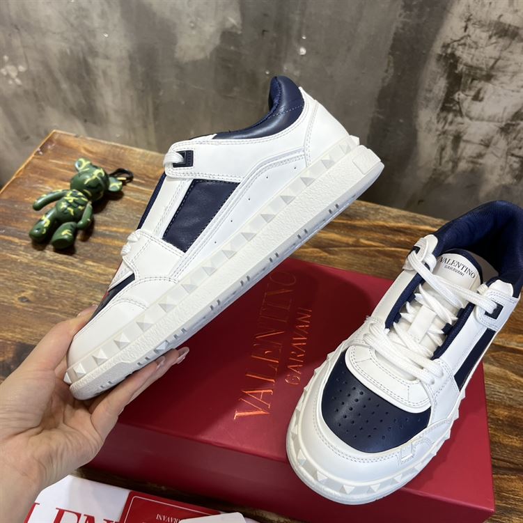 VALENTINO FREEDOTS LOW-TOP SNEAKER IN CALFSKIN – VN006