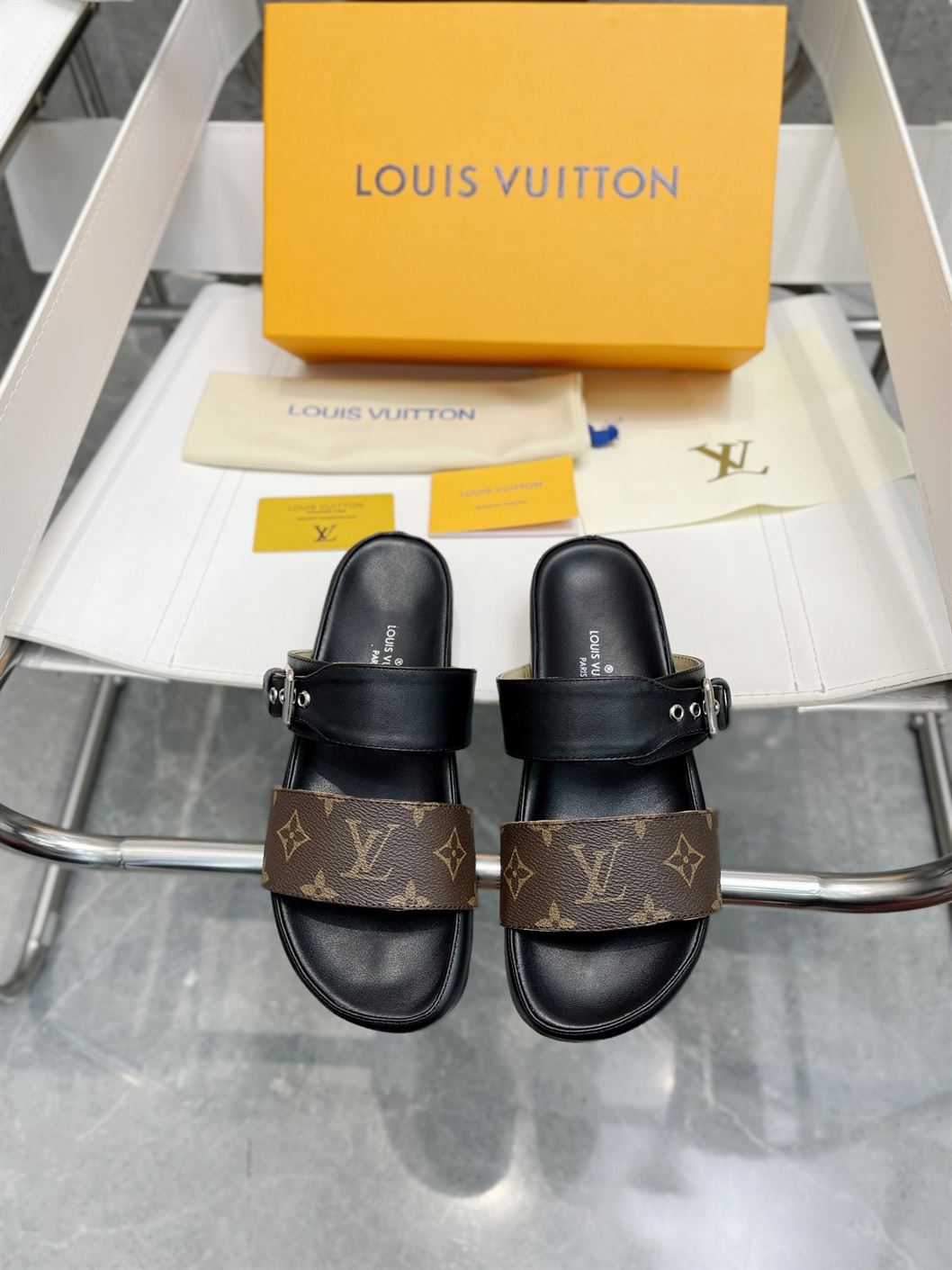 LOUIS VUITTON BOM DIA FLAT MULE – LVSD040