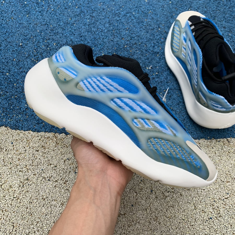 adidas Yeezy 700 V3 Arzareth