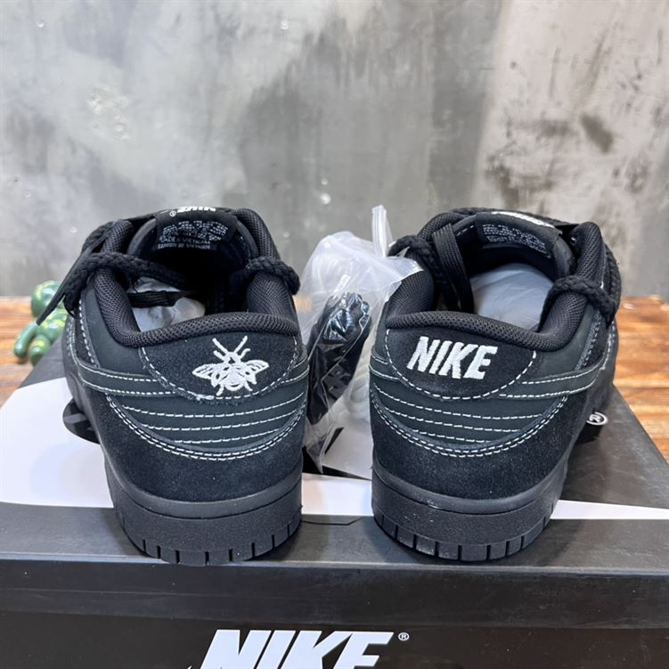 NIKE SB DUNK LOW SNEAKER – NSN010