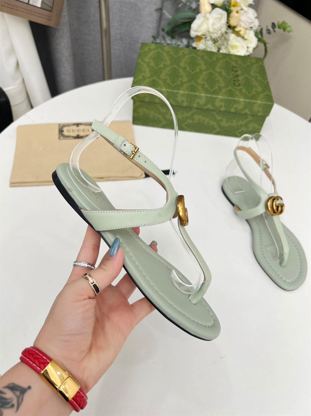 GUCCI WOMEN’S DOUBLE G THONG SANDAL LIGHT GREEN LEATHER – GSL019