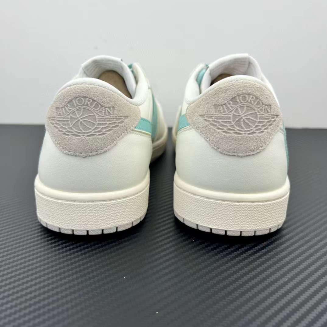 Travis Scott x Air Jordan 1 Low Cream Tiffany