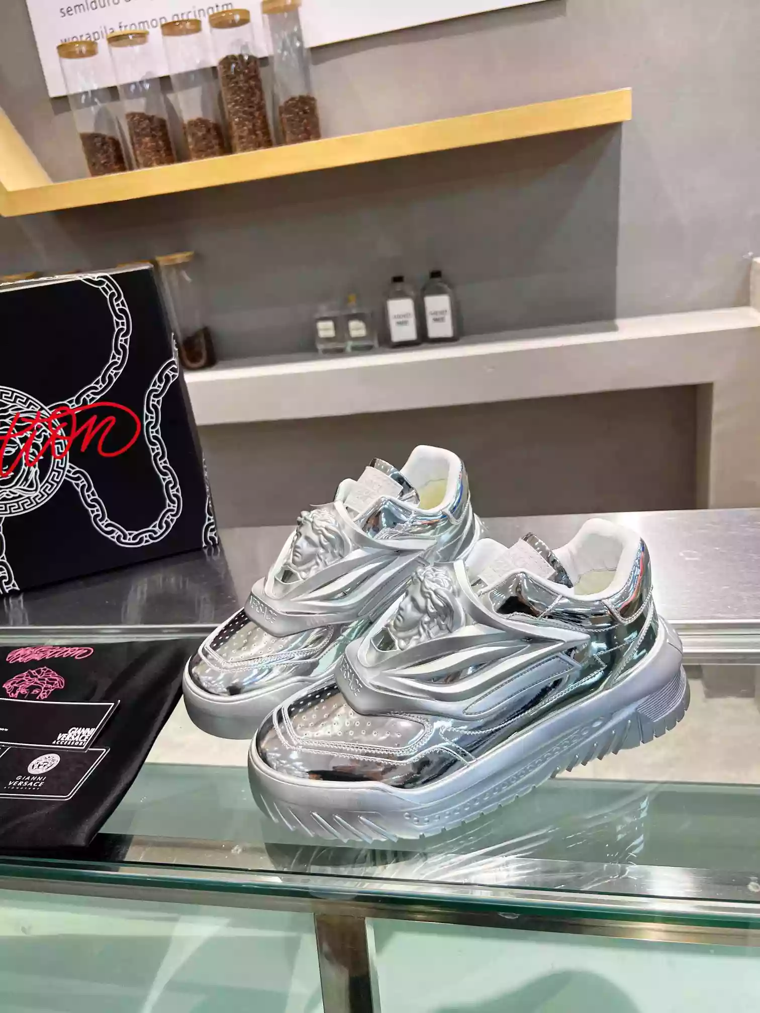 VERSACE WOMEN’S ODISSEA SNEAKERS IN SILVER LEATHER – VSS019