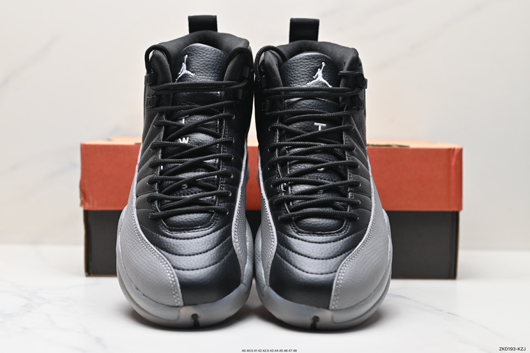 Air Jordan 12 