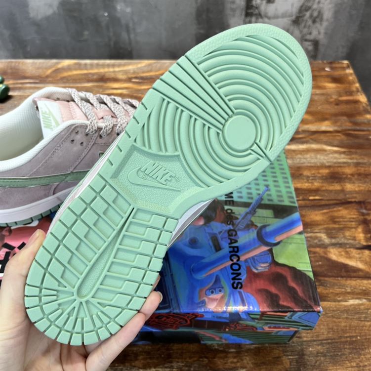 NIKE SB DUNK LOW SNEAKER – NSN015