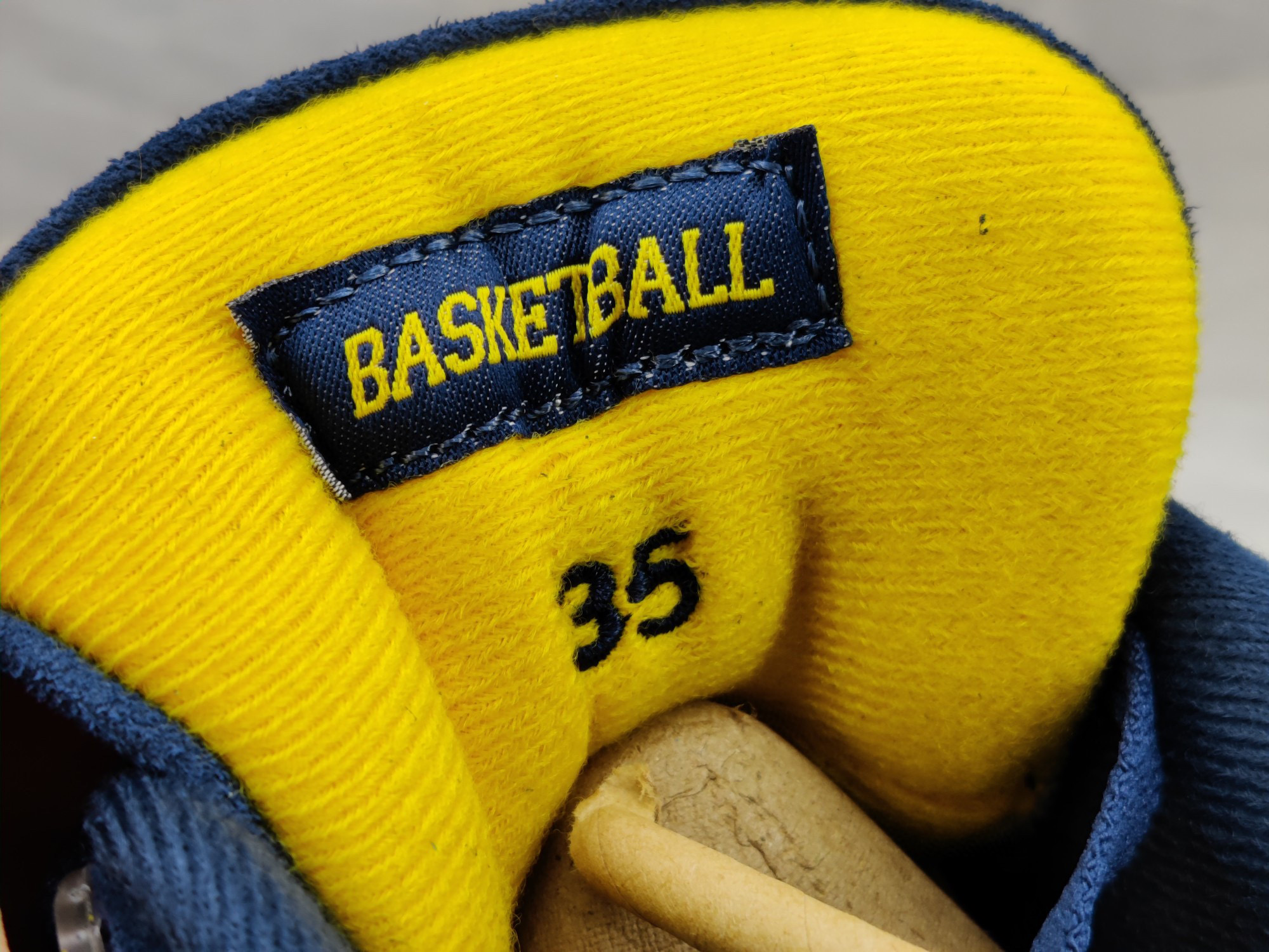 Jordan 4 Retro Michigan (PE)