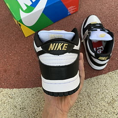 Supreme x Nike SB Dunk Low
