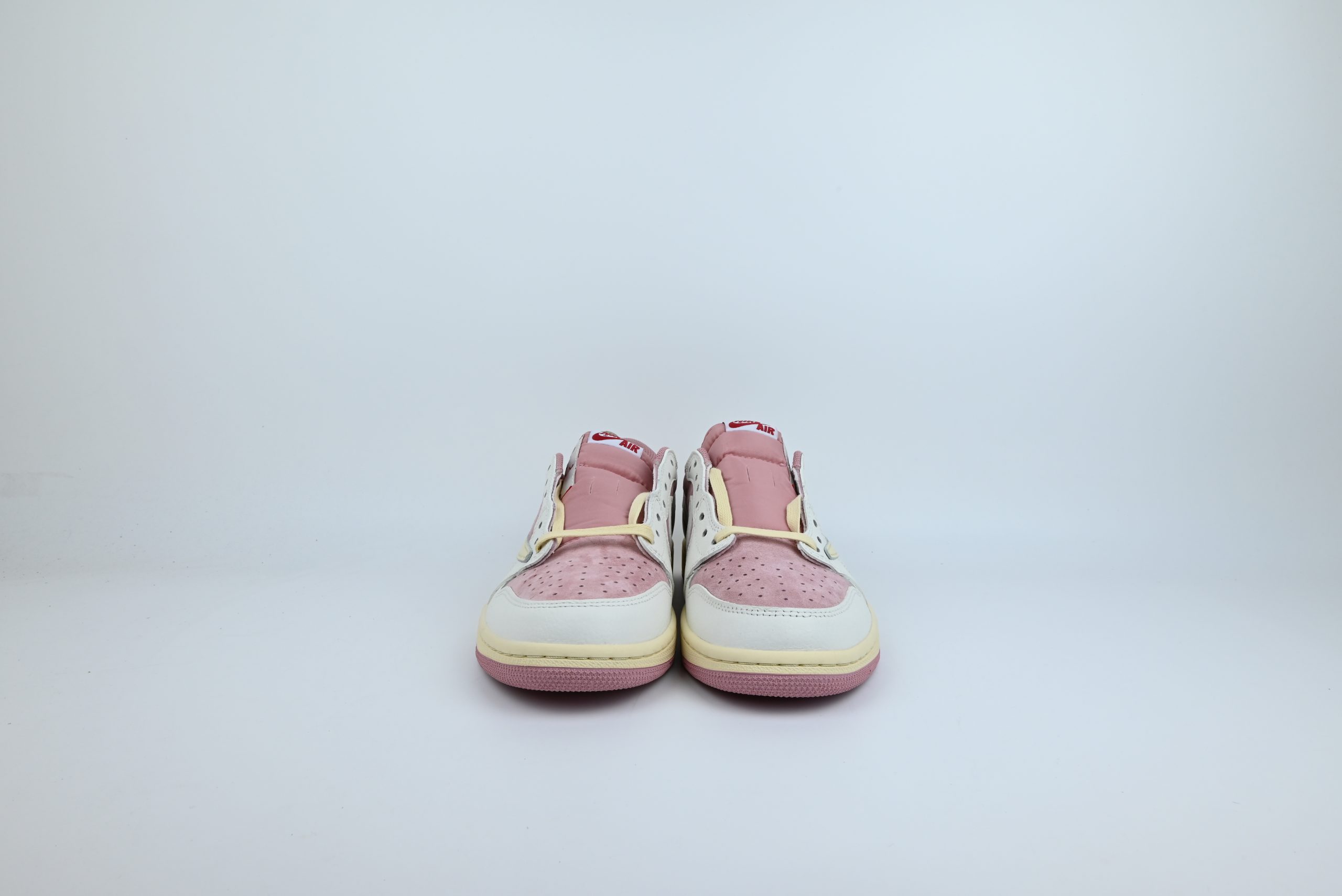 Travis Scott x Air Jordan 1 Low Sail/Shy Pink