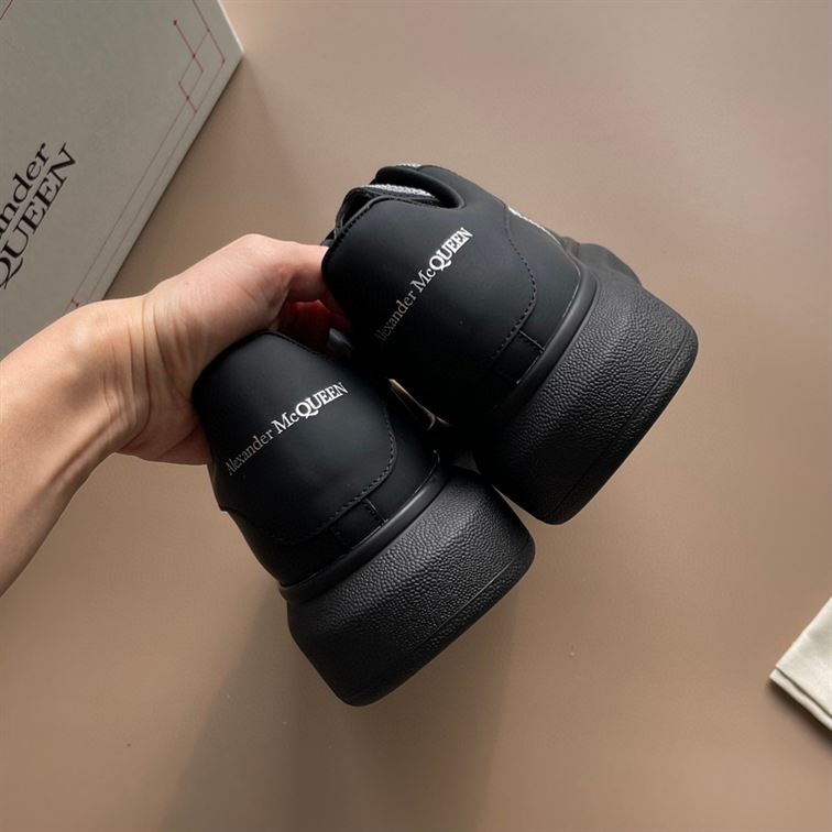 ALEXANDER MCQUEEN OVERSIZED LEATHER SNEAKERS – ALD018