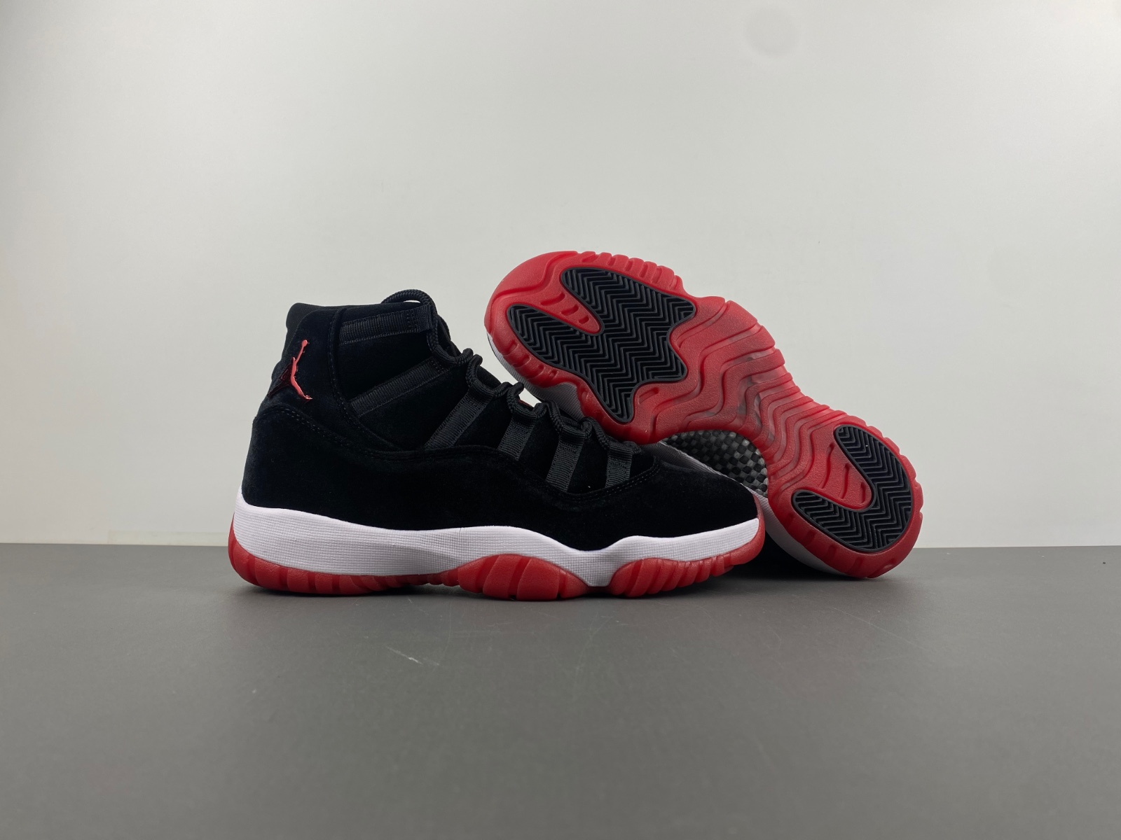 Air Jordan 11 Bred Velvet
