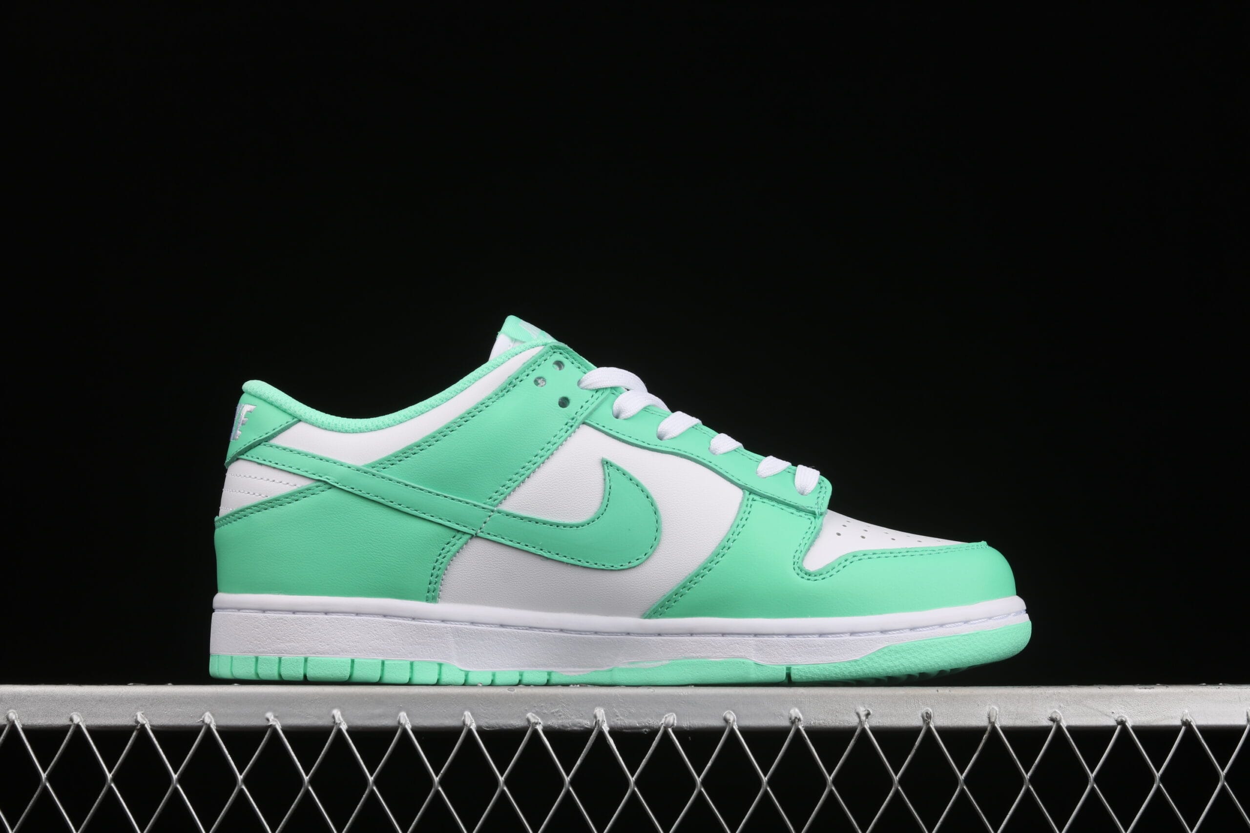 Nike Dunk Low Green Glow