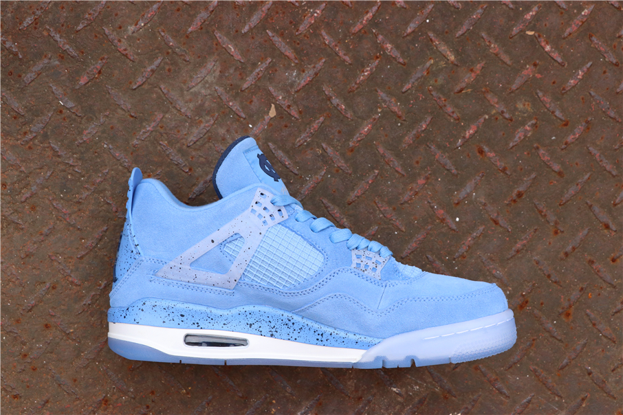 Air Jordan 4 Retro UNC PE