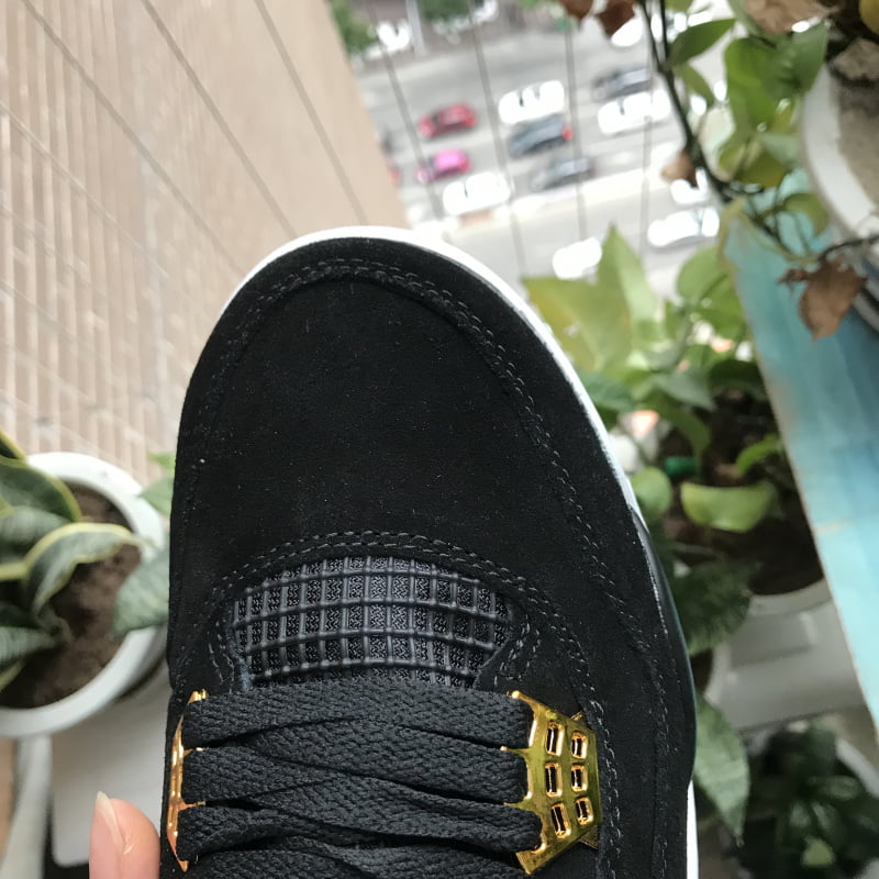 Air Jordan 4 Retro ‘Royalty’