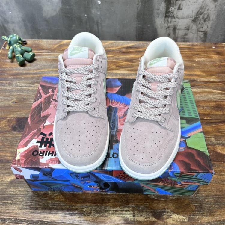 NIKE SB DUNK LOW SNEAKER – NSN015