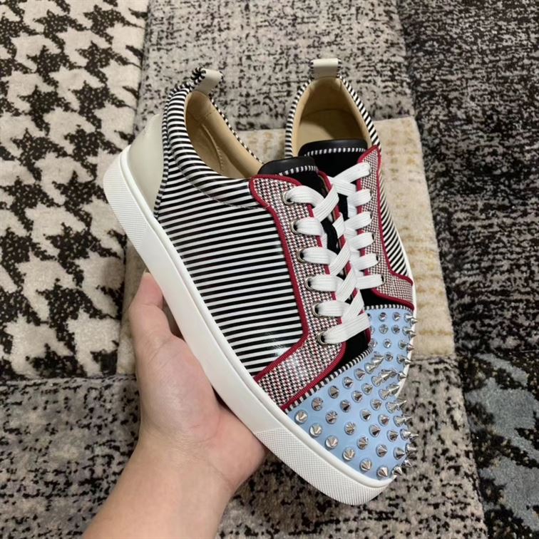 CHRISTIAN LOUBOUTIN LOW TOP SNEAKER – CLS015